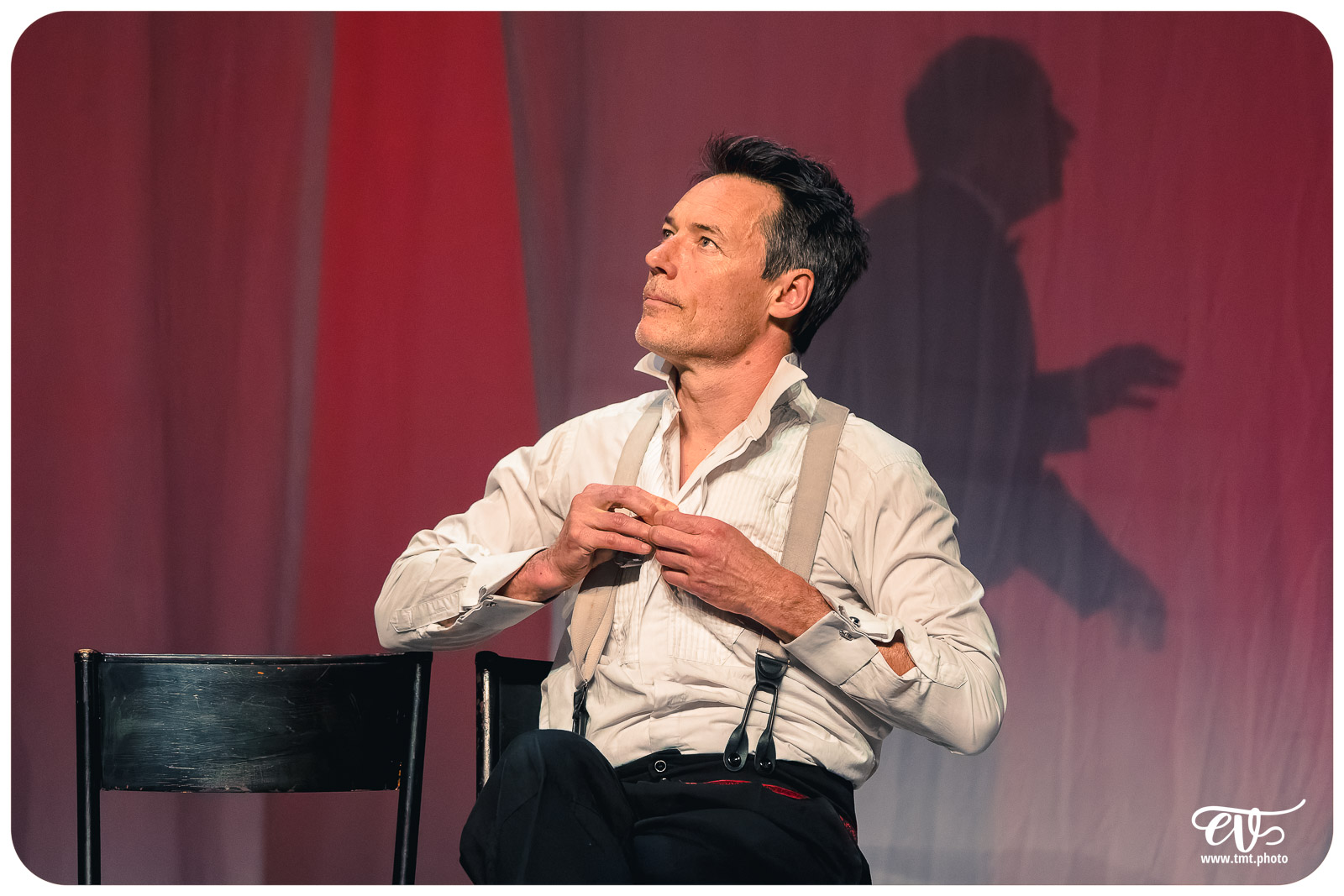 UN FIL A LA PATTE (CIE VIVA)